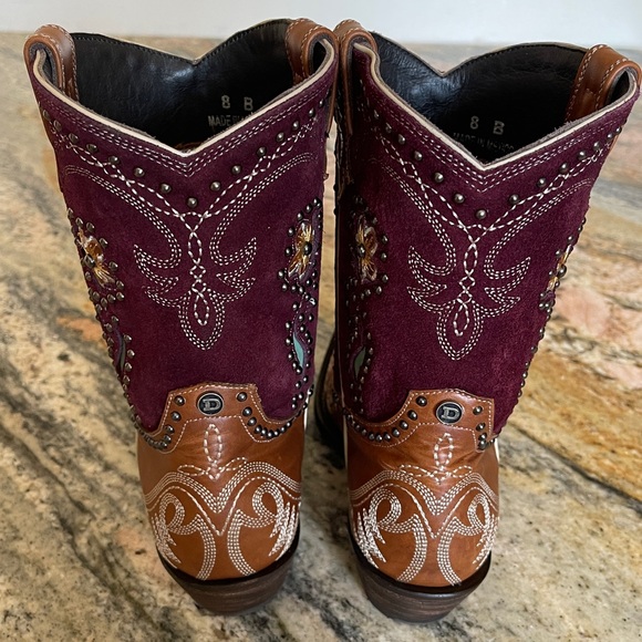 Double D Ranch ROUGHSTOCK Boots
NWB Size 8 - Picture 6 of 9